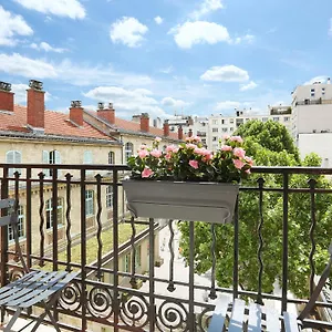 Hotel apartamentowy Yays Zola By Numa